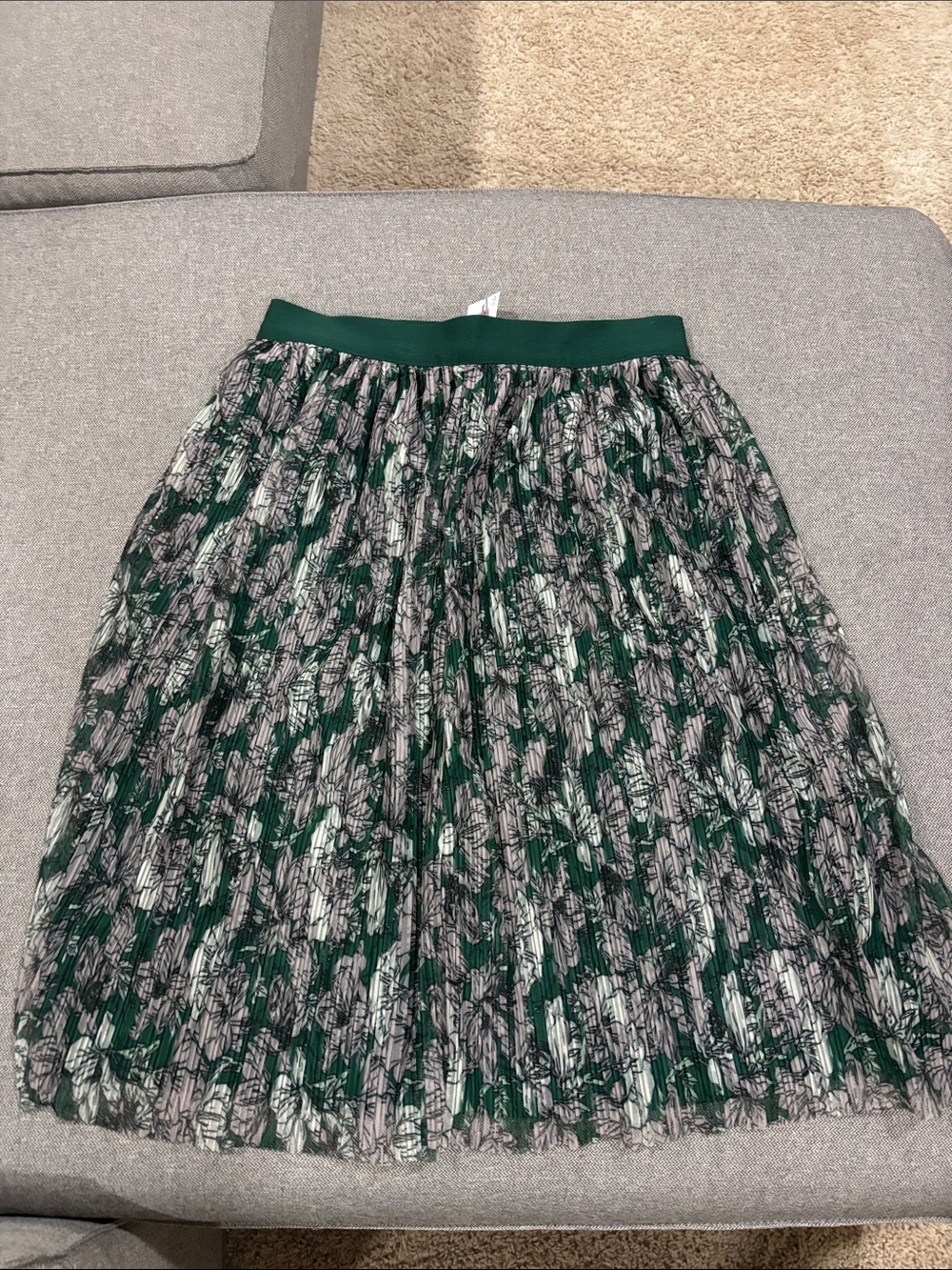 Liz Claiborne Forest Green and White Printed Pleated Midi Skirt